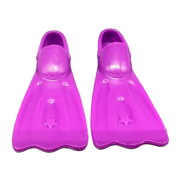 2017 Barbie Pink Passport Skipper Doll & Tiki Hut Playset Purple Flippers CRB14 - Picture 2 of 5